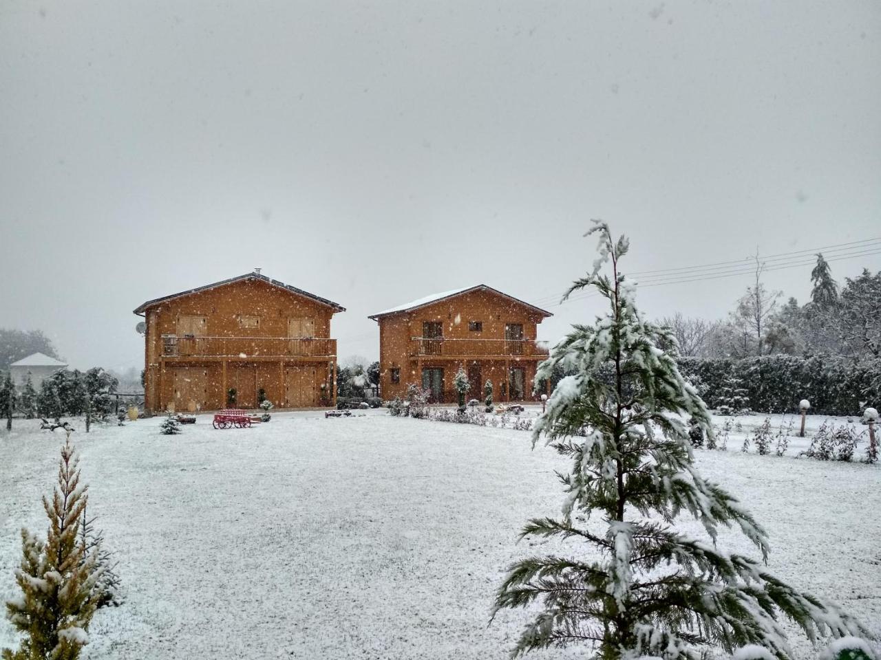 Kastor Chalets Ampelokipoi エクステリア 写真